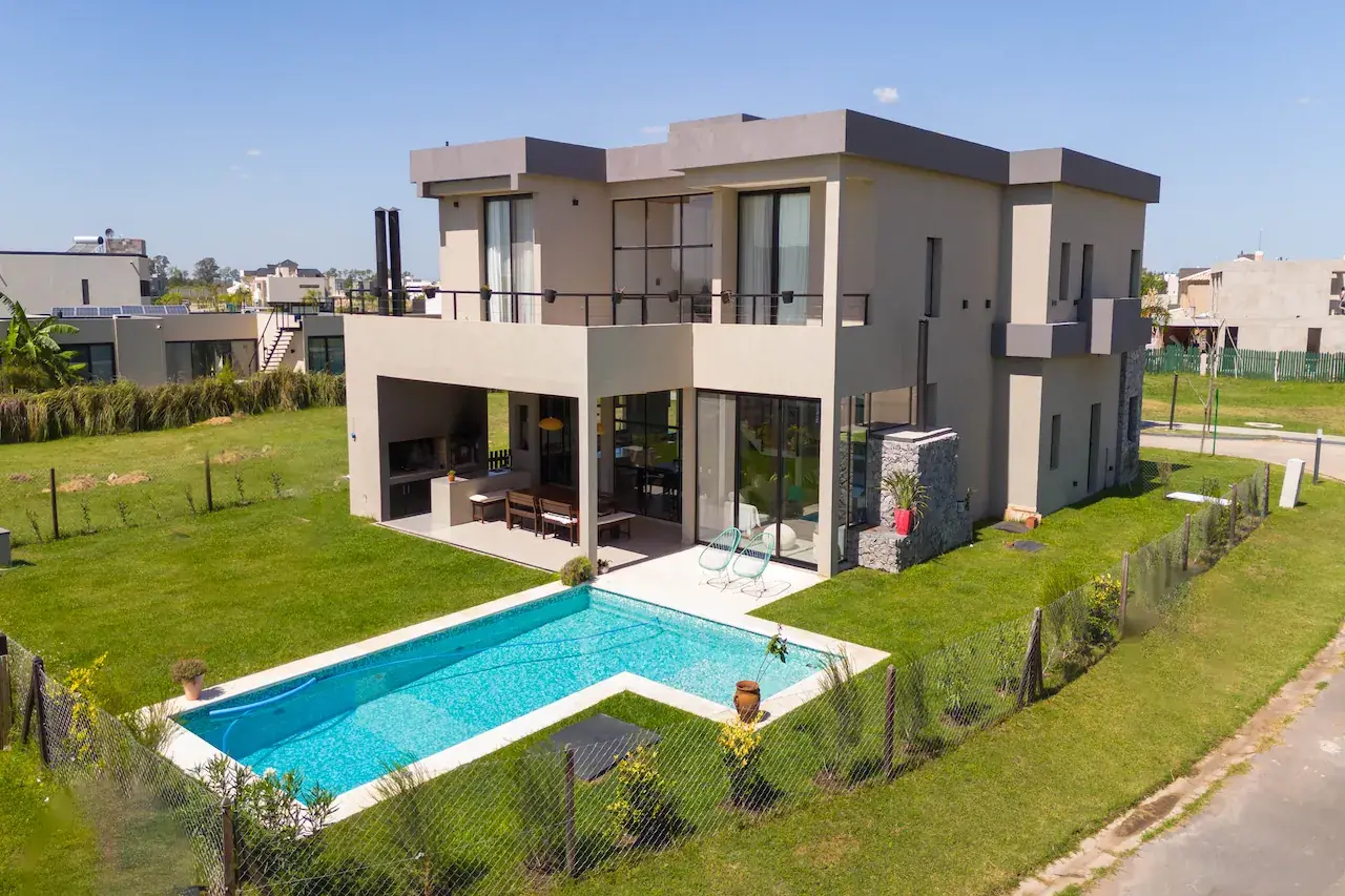 Exterior 2